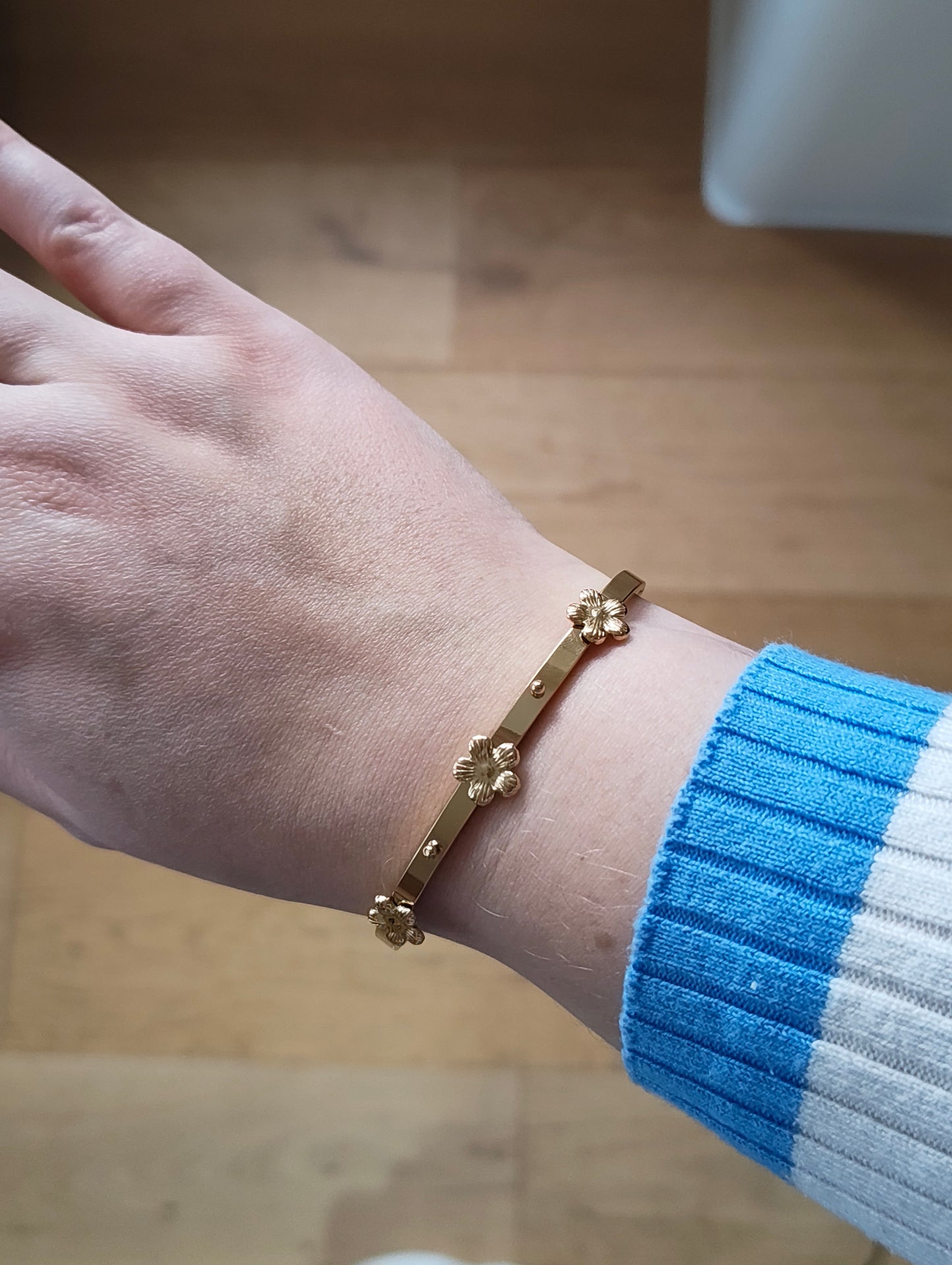Daisy bangle
