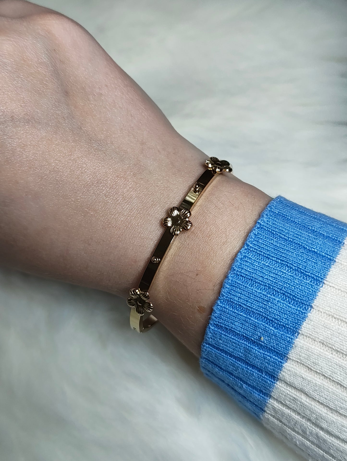 Daisy bangle