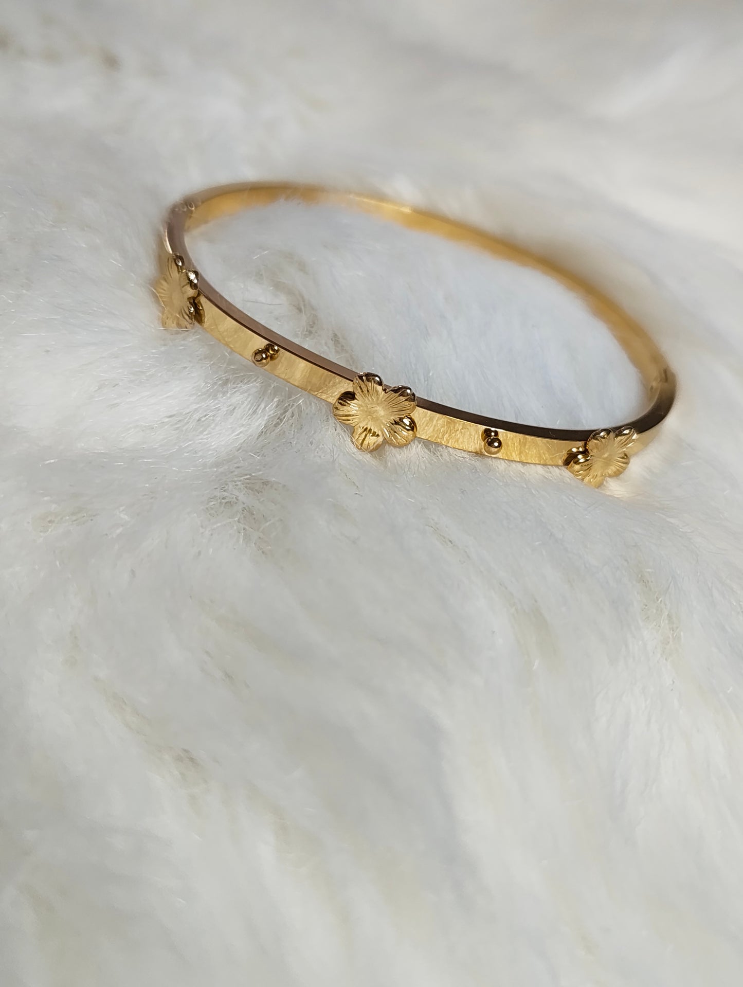 Daisy bangle