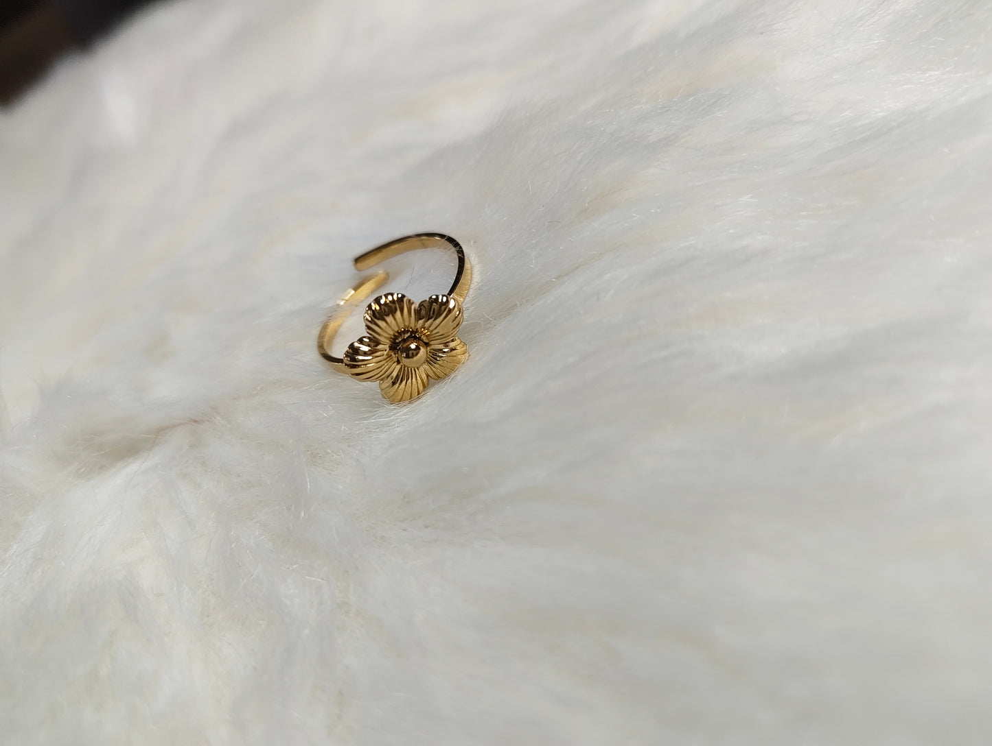 Daisy ring